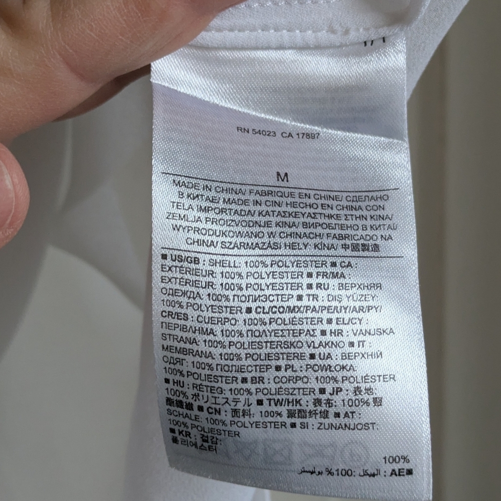 Banana Republic White Short Sleeve Blouse w/ Pleated Back- M - Picture 4 of 4
